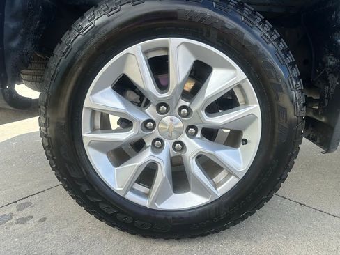 Used 2022 Chevrolet Silverado 1500 Custom w/ LPO, Dark Essentials Package image 11