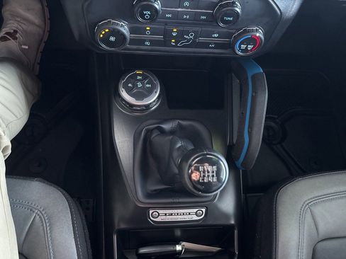 Used 2021 Ford Bronco Black Diamond image 14