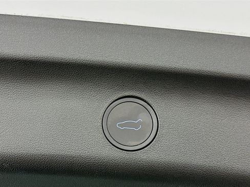 Used 2023 Tesla Model Y Long Range image 32