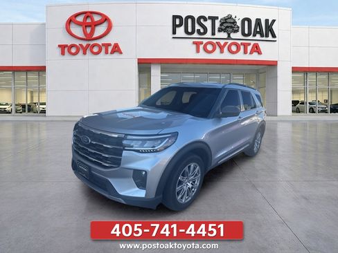Used 2025 Ford Explorer Active w/ Active Comfort Package AWD/4WD image 4
