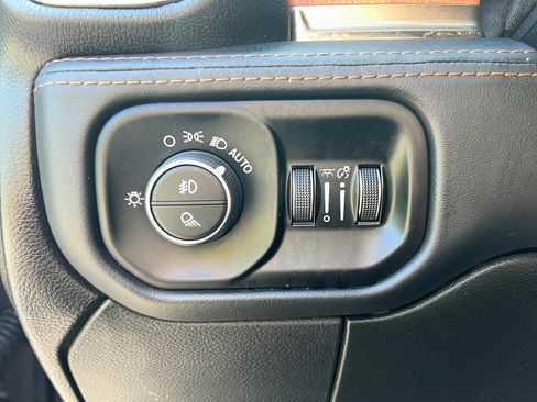 Used 2022 RAM 2500 Limited AWD/4WD image 17