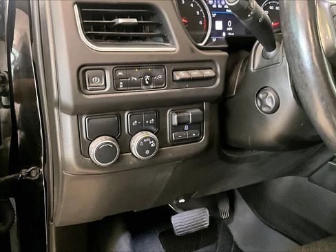 Used 2021 Chevrolet Tahoe Premier w/ Premium Package RWD image 30