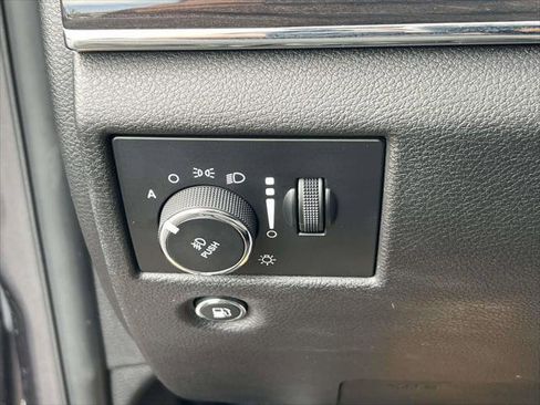 Used 2019 Jeep Grand Cherokee Overland image 21