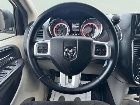 Used 2016 Dodge Grand Caravan SXT w/ Rear Park Assist Package FWD image 23