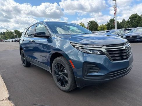 Used 2024 Chevrolet Equinox LS w/ LS Convenience Package AWD/4WD image 4
