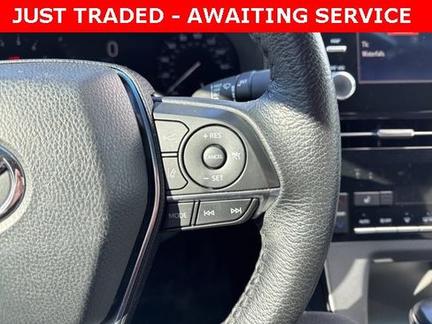 Used 2021 Toyota Avalon XLE image 16