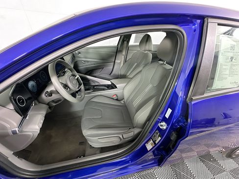 Used 2024 Hyundai Elantra SEL image 13