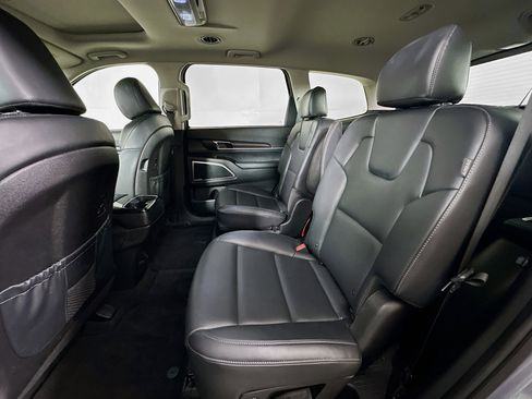 Used 2025 Kia Telluride S FWD image 29