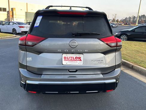 New 2026 Nissan Rogue Platinum image 4