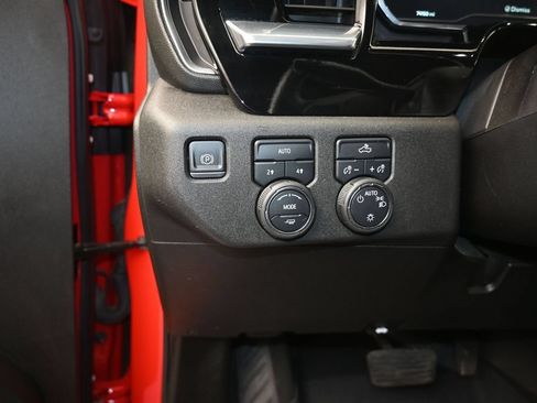 Used 2022 Chevrolet Silverado 1500 LT AWD/4WD image 12