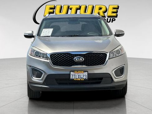 Used 2017 Kia Sorento FWD w/ LX Convenience Package image 9