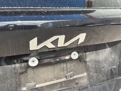 Used 2023 Kia Sorento S image 18