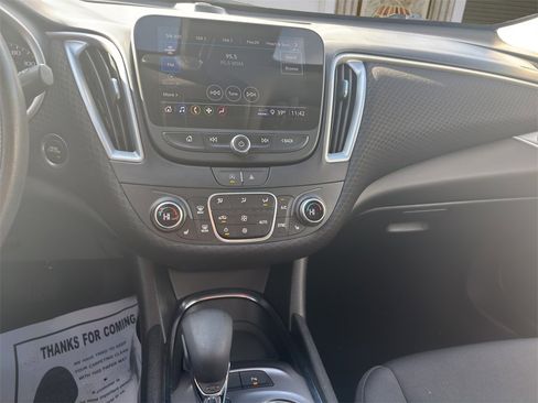 Used 2024 Chevrolet Malibu LT image 25