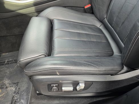 Used 2022 BMW X5 xDrive40i w/ M Sport Package image 17