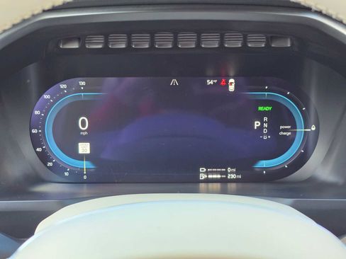 Used 2023 Volvo XC90 T8 Ultimate w/ Lounge Package image 22