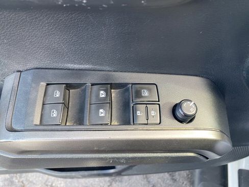 Used 2019 Toyota Tacoma TRD Sport AWD/4WD image 11