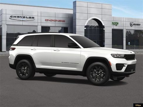 New 2025 Jeep Grand Cherokee Laredo image 10