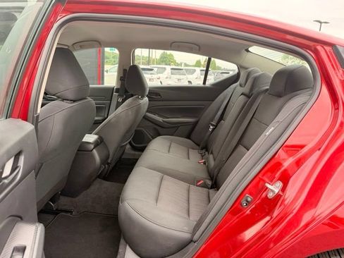 Used 2025 Nissan Altima 2.5 SV FWD image 11