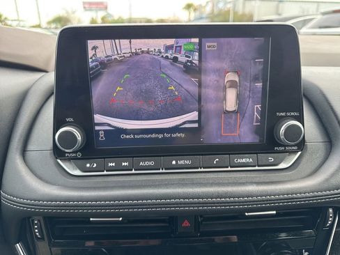 Used 2023 Nissan Rogue SL image 31