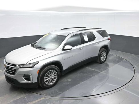 Used 2022 Chevrolet Traverse LT image 24