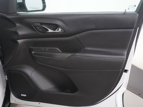 Used 2017 GMC Acadia SLT AWD/4WD image 12
