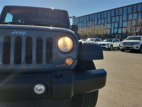 Used 2015 Jeep Wrangler Unlimited Sport image 10