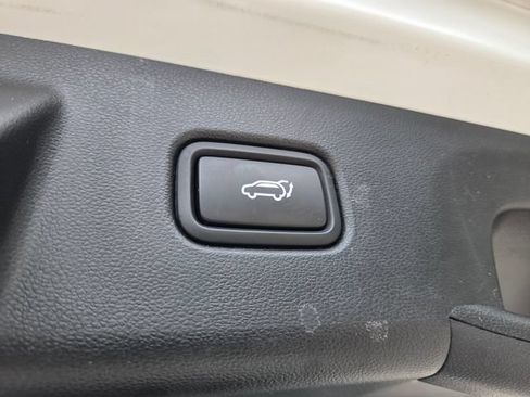 Used 2022 Hyundai Tucson Limited AWD/4WD image 19