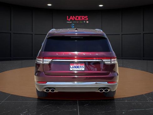 Used 2020 Lincoln Aviator Reserve w/ Elements Package Plus AWD/4WD image 3