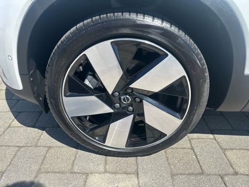 Used 2023 Volvo C40 P8 Recharge Plus w/ Climate Package AWD/4WD image 5