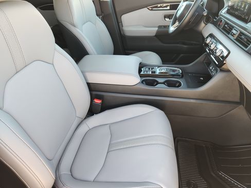 Certified 2025 Honda Pilot EX-L image 14