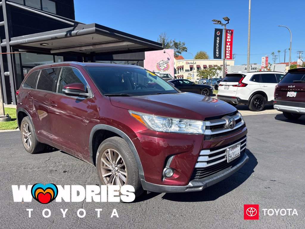 Used 2018 Toyota Highlander XLE FWD image 1