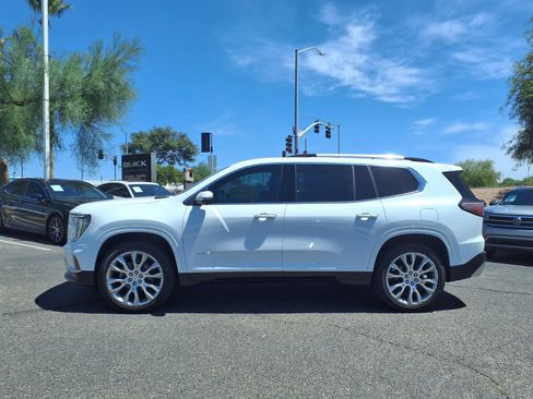 Used 2026 GMC Acadia Denali FWD image 9