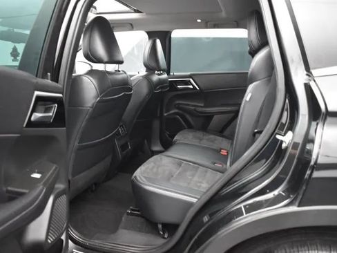 Used 2023 Mitsubishi Outlander SE FWD image 15