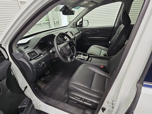 Used 2022 Honda Pilot Touring image 11