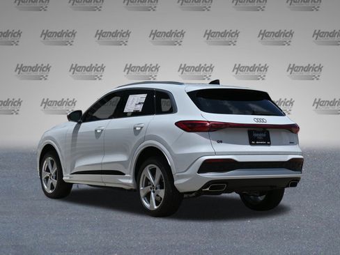 Used 2025 Audi Q5 Premium w/ Premium Plus AWD/4WD image 7