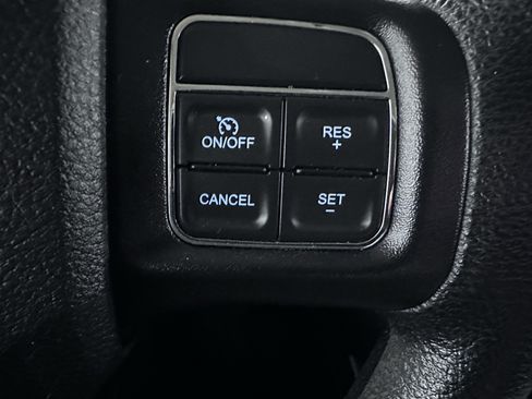 Used 2019 Dodge Journey SE FWD image 44