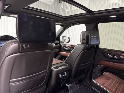 Used 2023 GMC Yukon XL Denali Ultimate AWD/4WD image 39