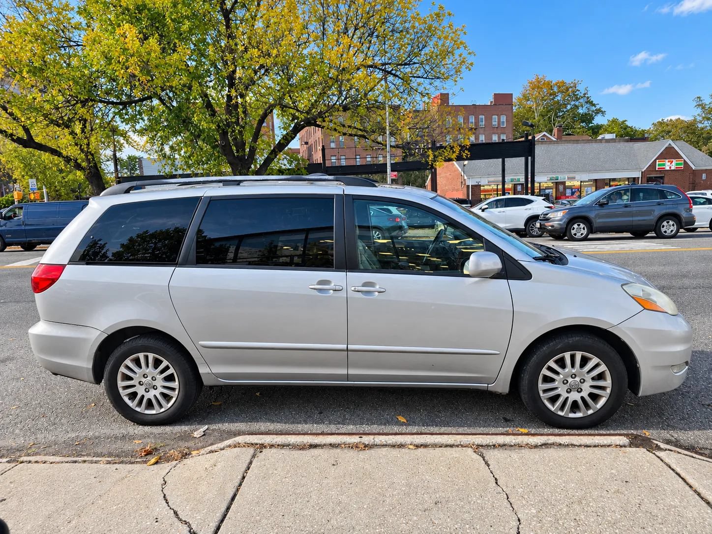 Used 2008 Toyota Sienna XLE AWD/4WD image 6