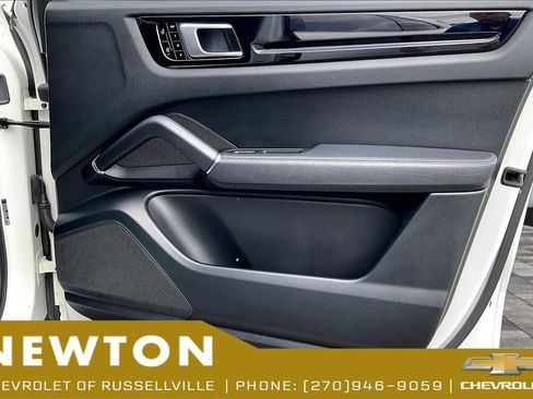 Used 2019 Porsche Cayenne AWD/4WD image 23