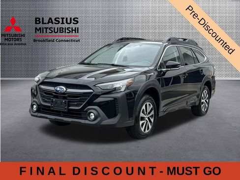 Used 2023 Subaru Outback Premium AWD/4WD image 4