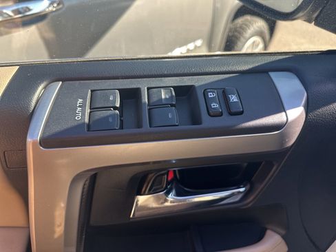 Used 2017 Toyota 4Runner Limited image 10