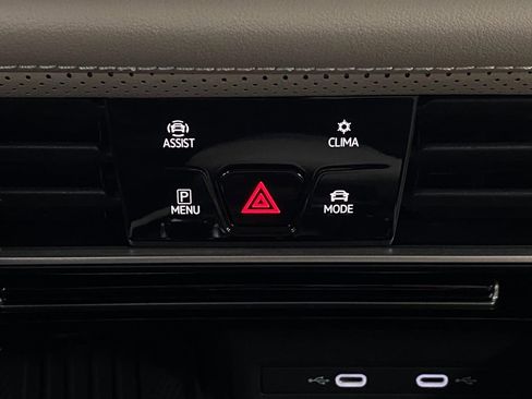 New 2026 Volkswagen Atlas SE image 25