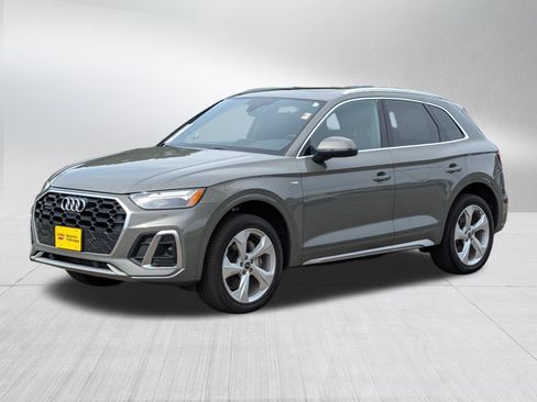 Used 2023 Audi Q5 2.0T Premium Plus w/ Premium Plus Package AWD/4WD image 3