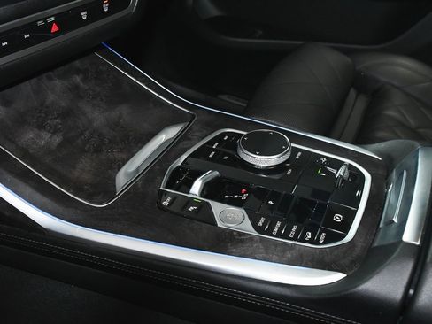 Used 2023 BMW X7 xDrive40i w/ M Sport Package image 59