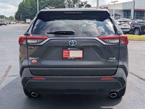 Used 2019 Toyota RAV4 XLE AWD/4WD image 5