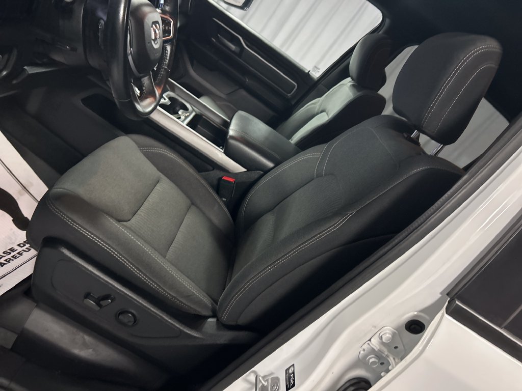 Used 2022 RAM 1500 Big Horn AWD/4WD image 12