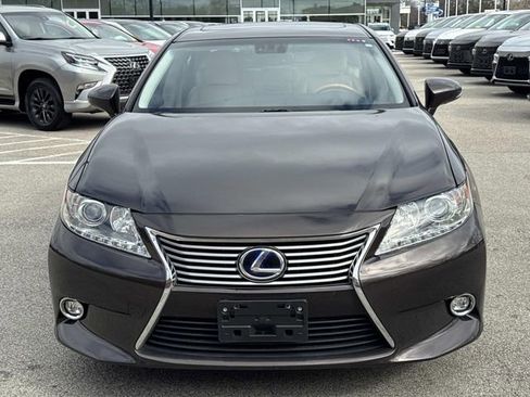 Used 2014 Lexus ES 300h w/ Luxury Package w/Bamboo Trim FWD image 2