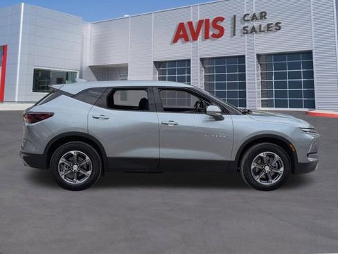 Used 2025 Chevrolet Blazer LT FWD image 5