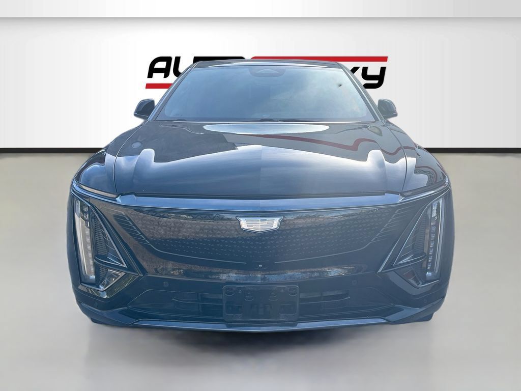 Used 2025 Cadillac Lyriq Sport AWD/4WD image 2