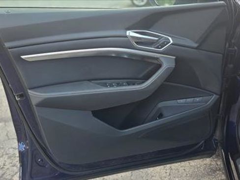 Used 2022 Audi e-tron Premium image 14